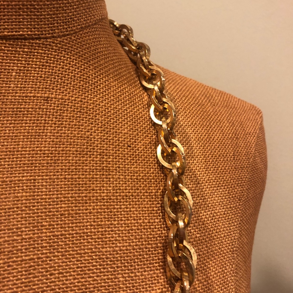 Gold Chain - Picture 3 of 4